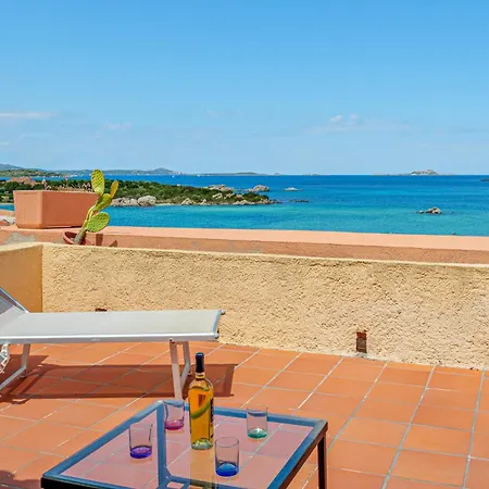 Marineledda La Terrazza Sul Golfo 公寓 *